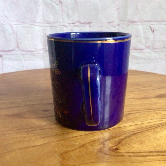 Vintage Cobalt Blue Porcelain Mug with Floral Design - Japan - Picture 4 of 8